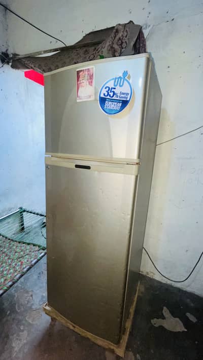 Urgent Sale Dawlance Inverter Refrigerator In low price