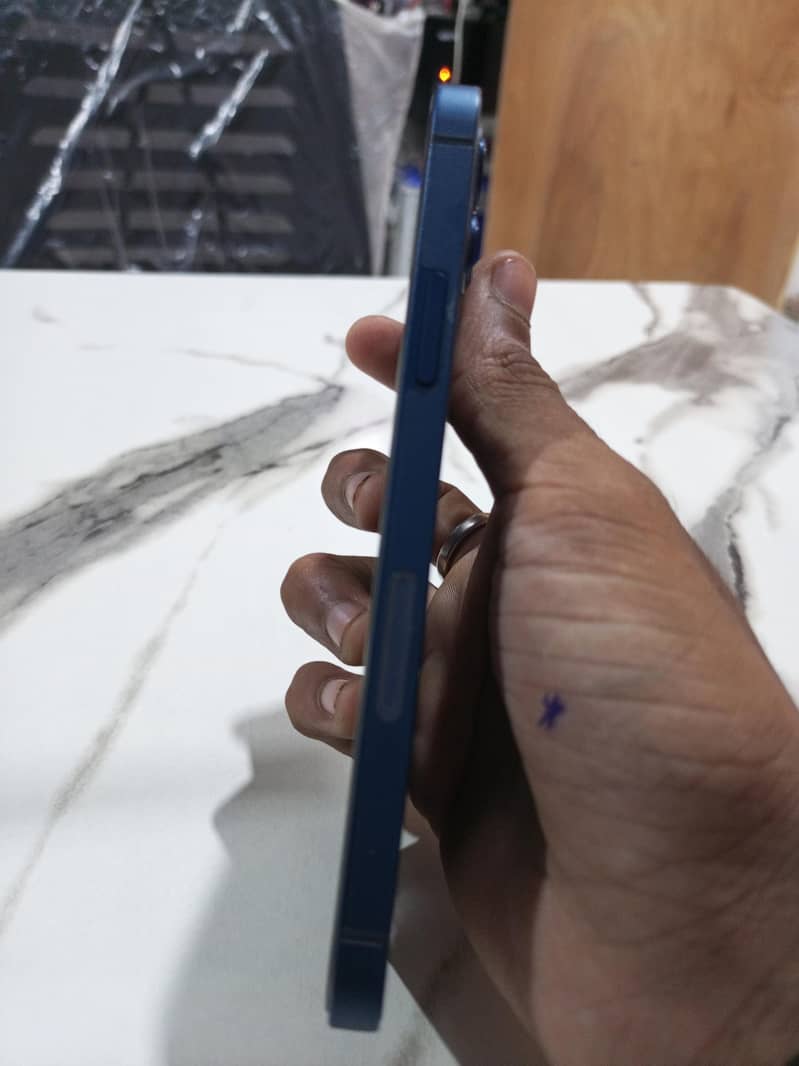 Apple iPhone 12 Factory unlocked 2