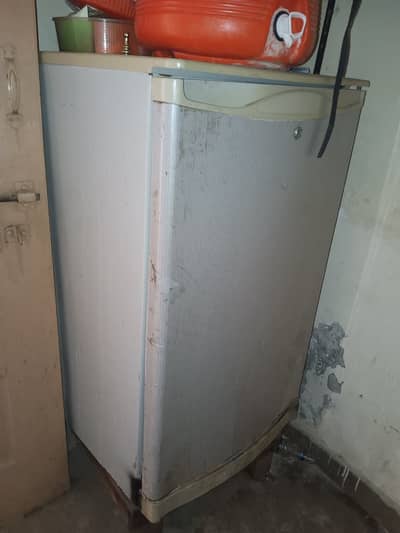 Single Door – Good Cooling – Used