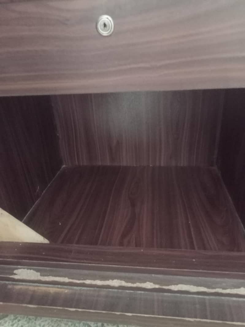 two door wardrobe 4