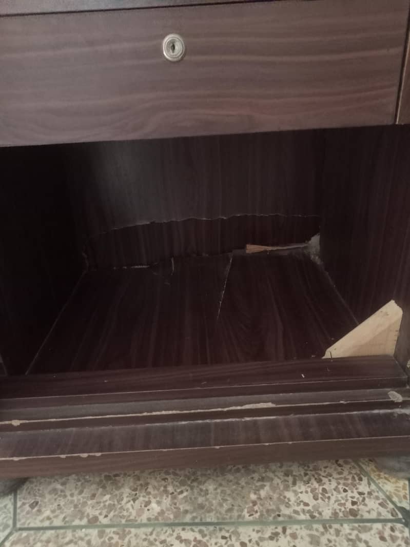 two door wardrobe 5