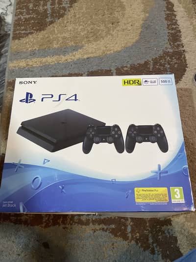 PlayStation 4 slim 500gb double controllers 4monthes used