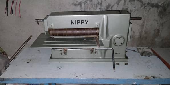 Weight Lifting Belts Cutting Machine
