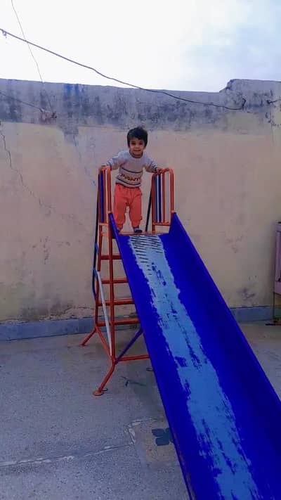 Kids Iron Slide – Strong & Good Condition