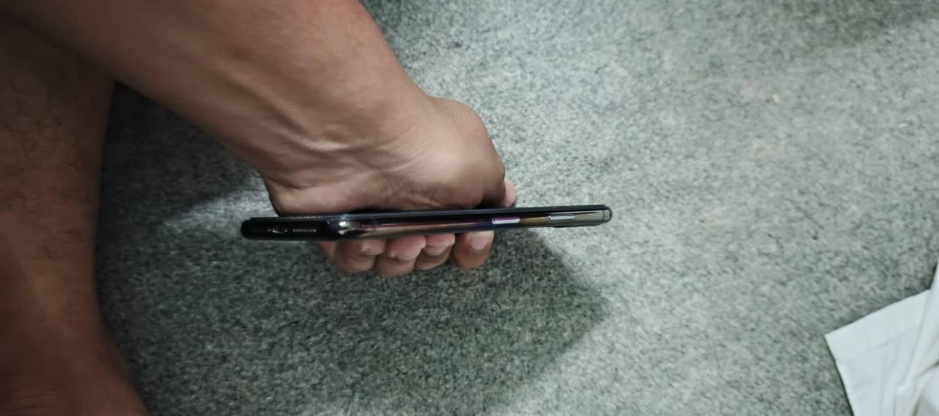 iPhone 11 Pro Max 2