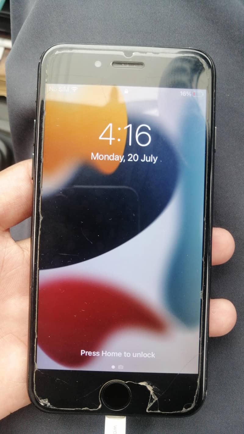 Apple iPhone 7 0