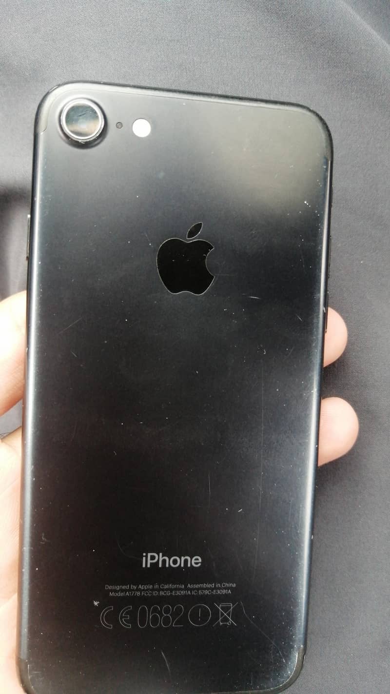 Apple iPhone 7 1
