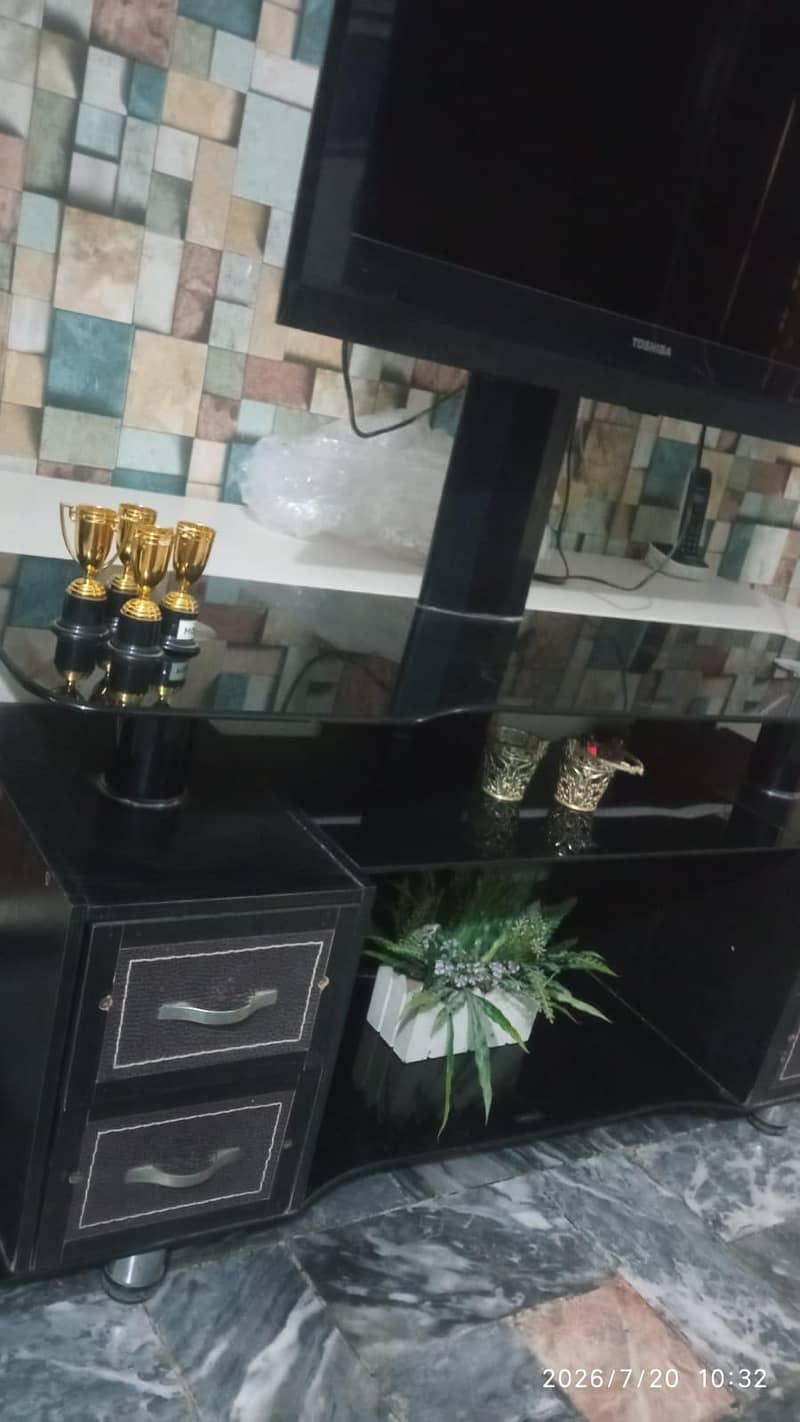 LCD TABLE 1