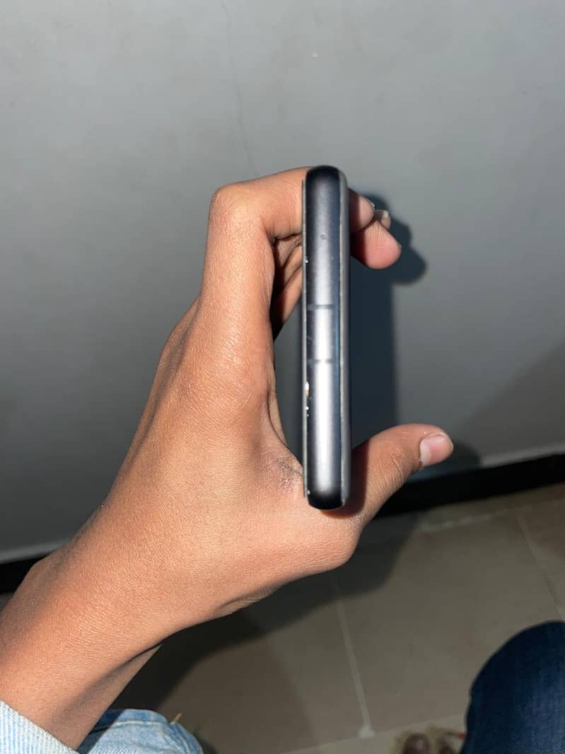 Google Pixel 7a 5
