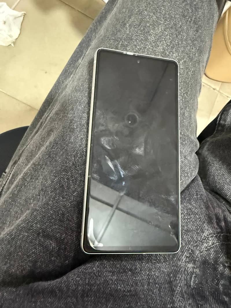 Google Pixel 7 4