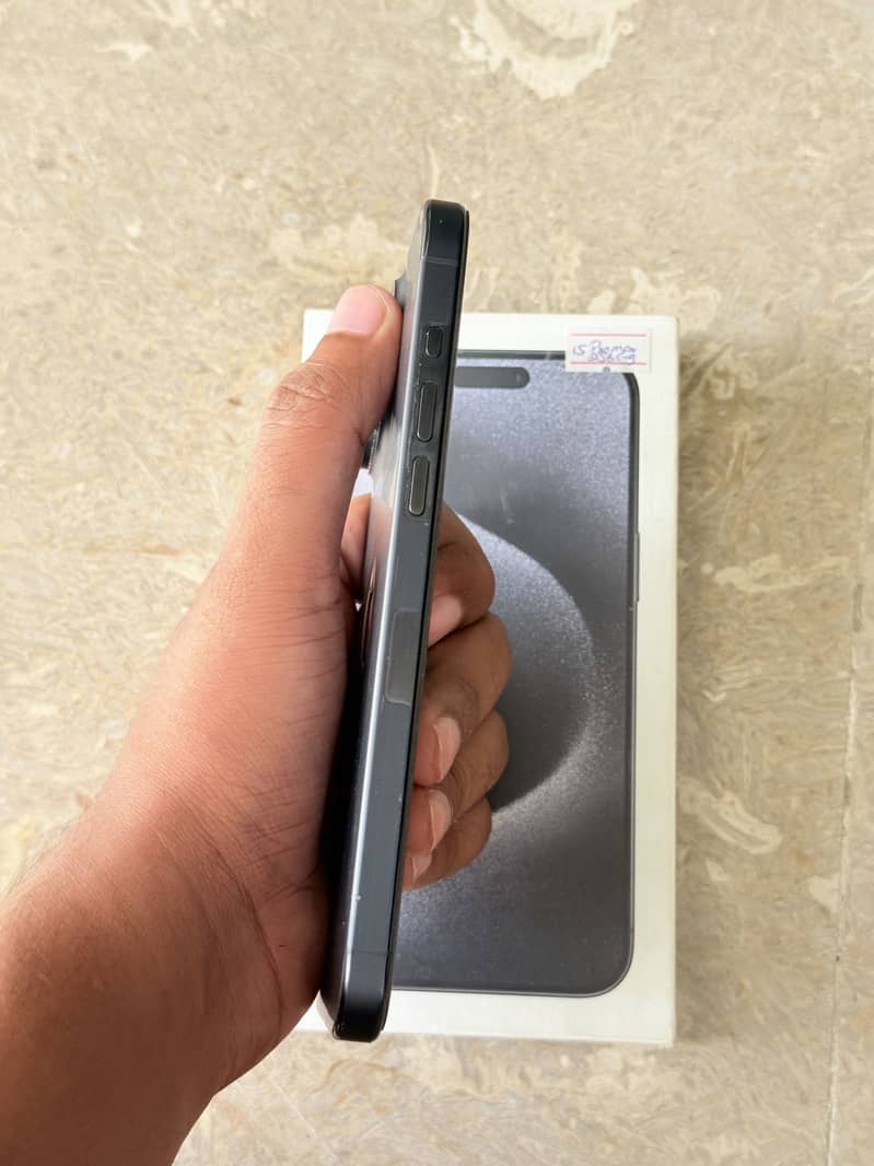 iPhone 15 pro max 4