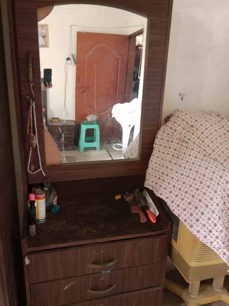 dressing table 0