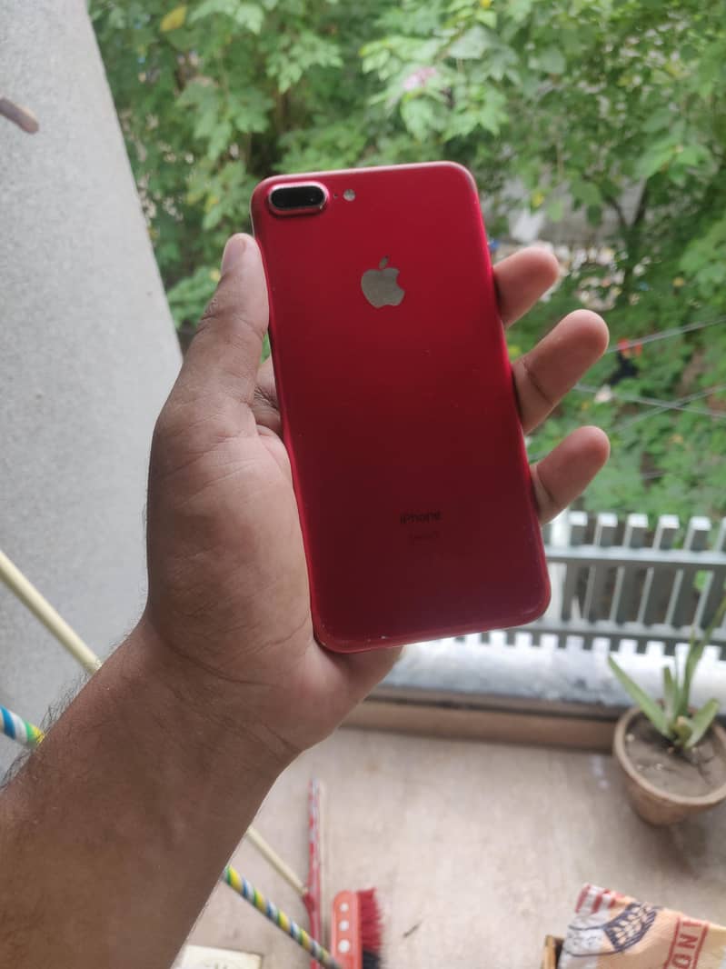 Apple iPhone 7 Plus 0