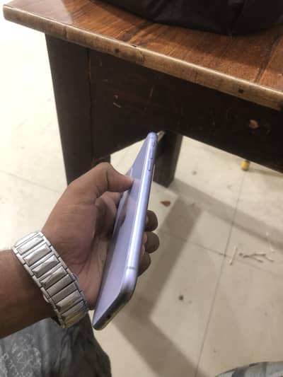 Iphone 11 10/9 condition