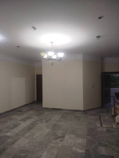 10Marla Upper Portion for Rent in Johar Town 3Bed Rent 80k Finel