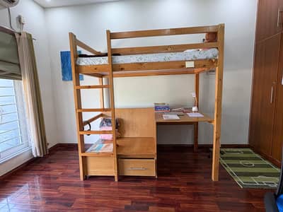 bunk bed with matress
