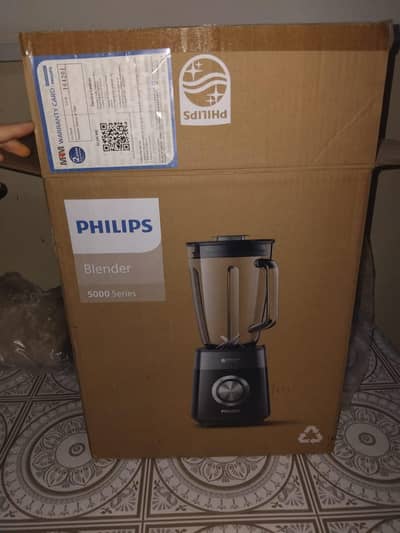 Phillips Blinder 5000 series -- HR3030. Box is opened.