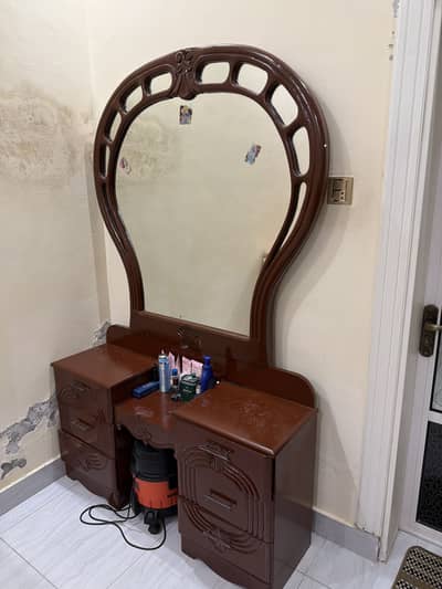 Kali tali wood dressing table