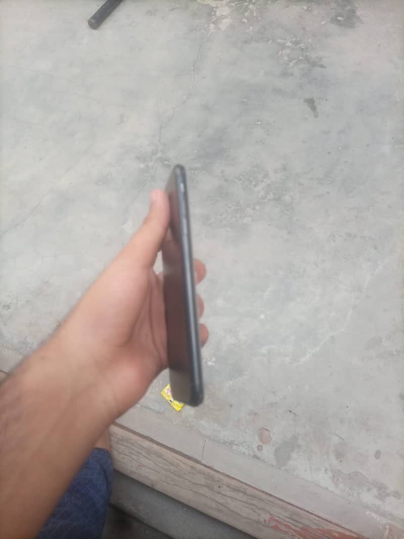 Apple iPhone 7 Plus 0
