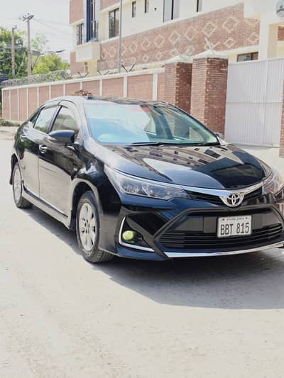Toyota corolla GLI 2018 1.3 special addition pearl black colour
