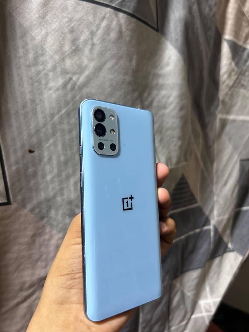 One Plus 9R 1