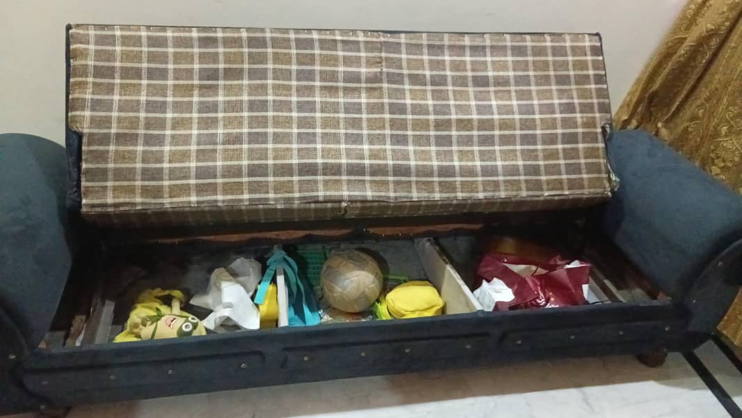 urgent 2 seater sofa 2 sets 3