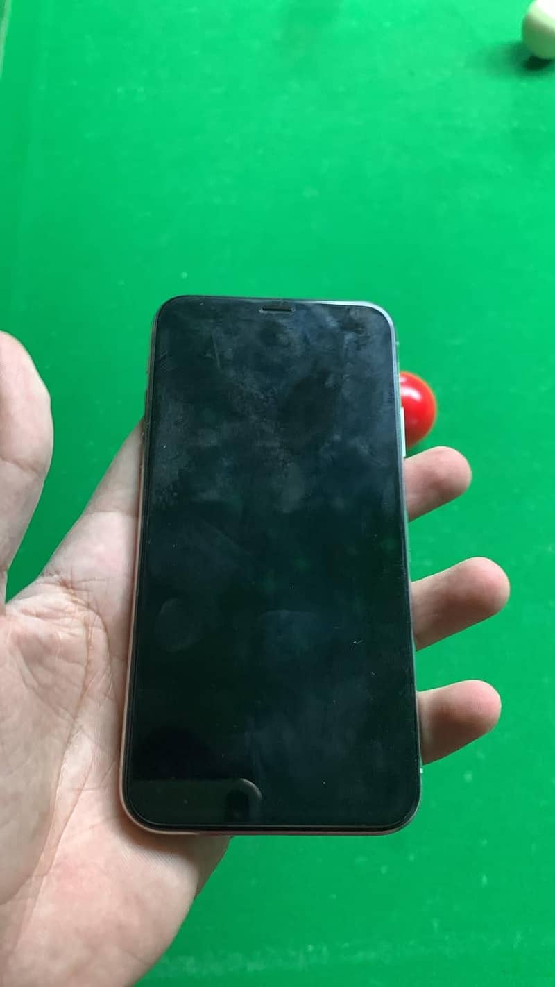 Apple iPhone X 4