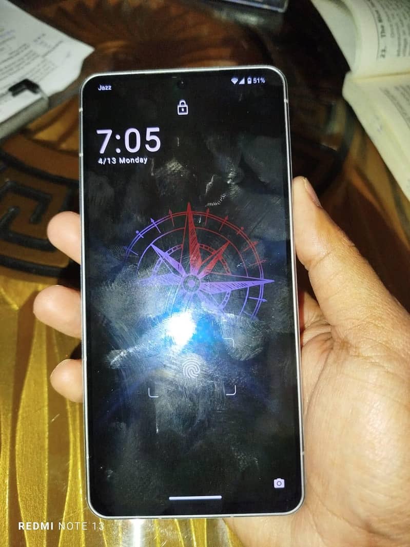 Sharp Aquos R7. 4