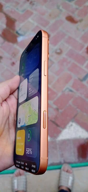 Iphone 17pro max full sim time with tiny spot under left side