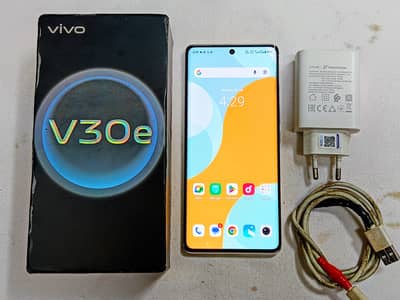Vivo V30e 5G urgent sell with box charger