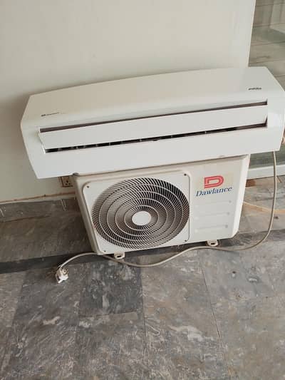 Dawlance Inverter AC – Excellent condition Energy saving Best price