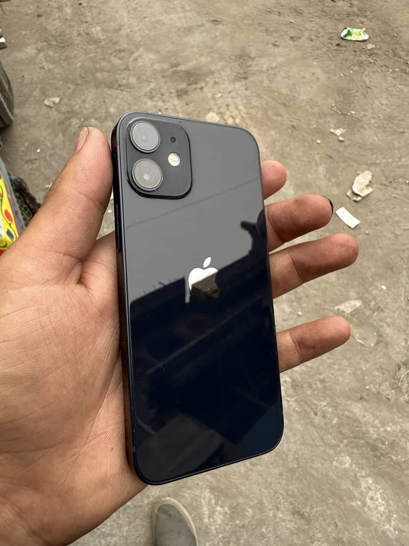 iPhone 12 mini 0