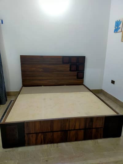 *urgent sale Bedroom set Complete new condition*