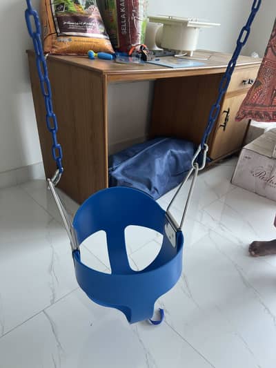 Swing seat with chain
