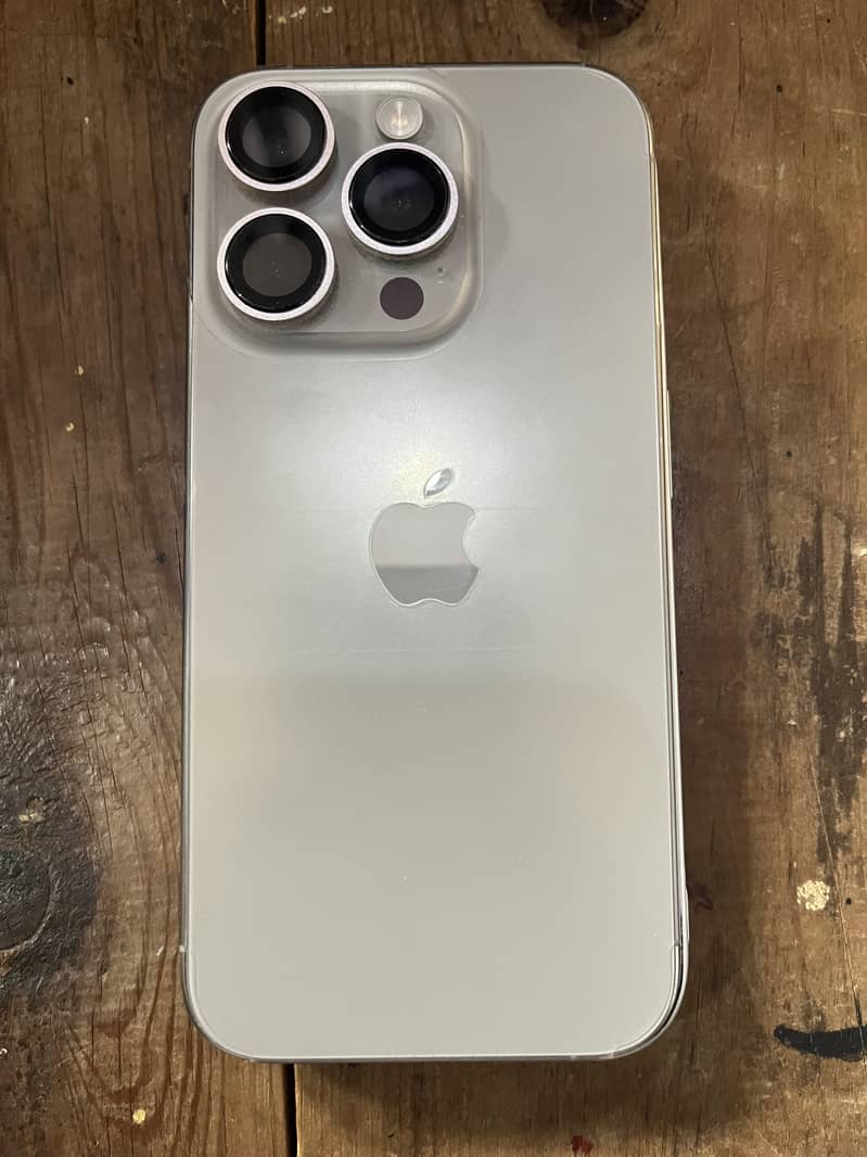 Apple iPhone 15 Pro 0