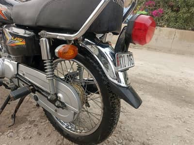 United 125
