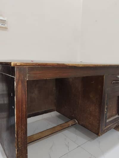 office table with 2 chairs