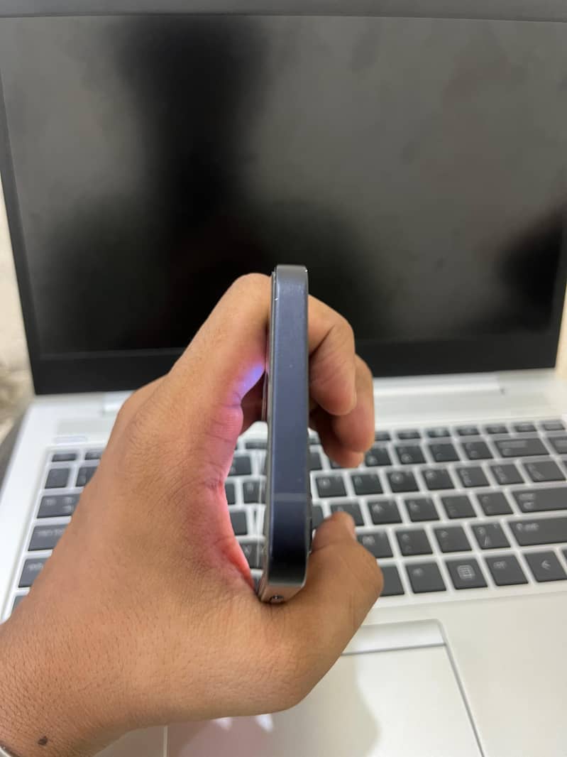 Apple iPhone 12 3