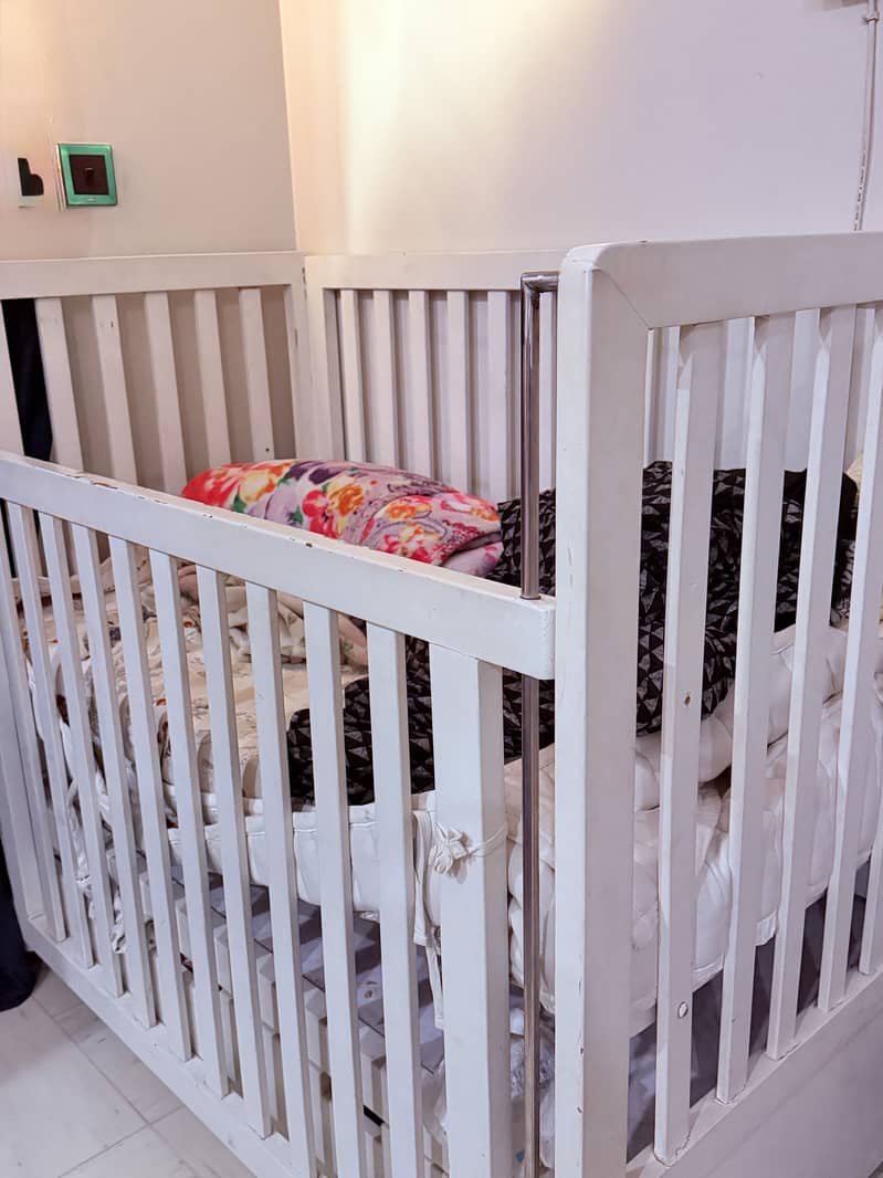 Baby cot 1