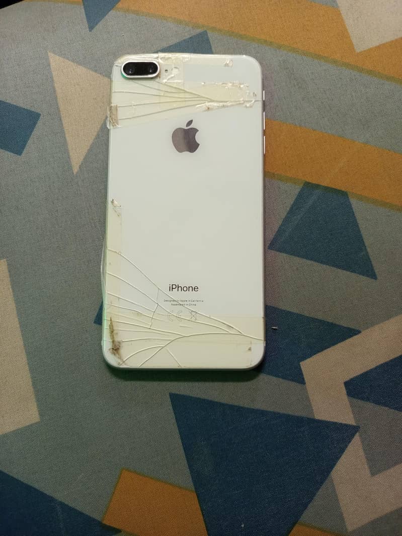 Apple iPhone 8 Plus 1