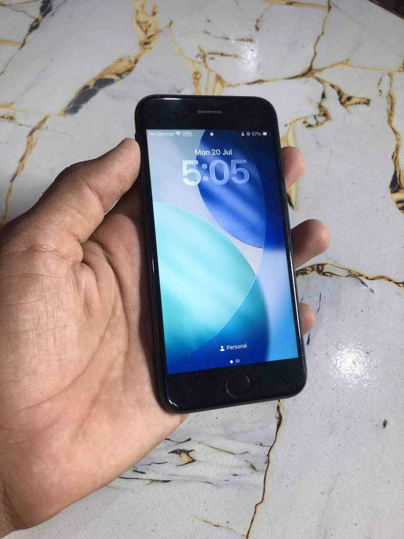iPhone SE 0