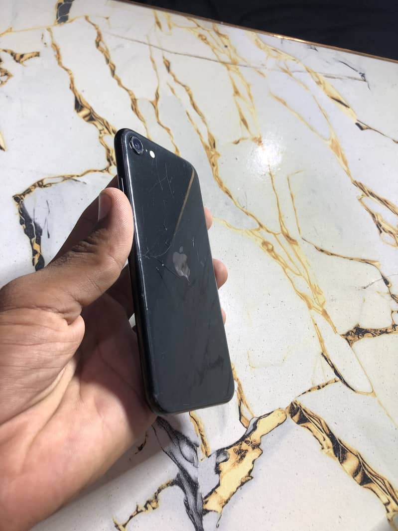 iPhone SE 3