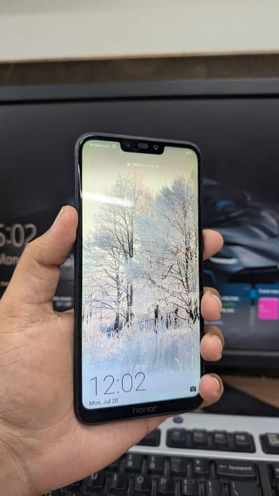 Honor 8C
