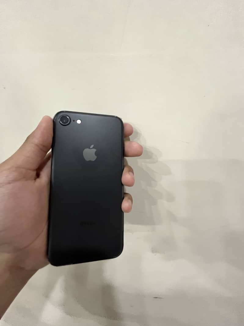 Apple iPhone 8 0