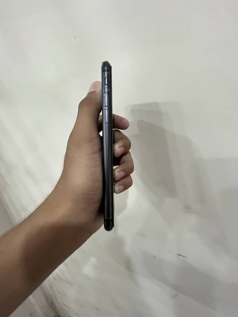 Apple iPhone 8 4