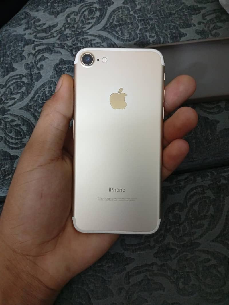 Apple iPhone 7 2