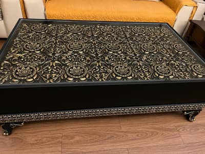 Luxury Center Table with Glass Top – Excellent Condition