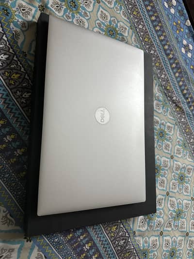Dell XPS 15 9500,4K UHD+ Touch,Core i7-10875H,GTX 1650ti,16GB,512GB.