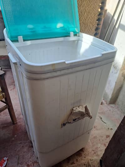 washing Machine 4 5 months used in good Condition