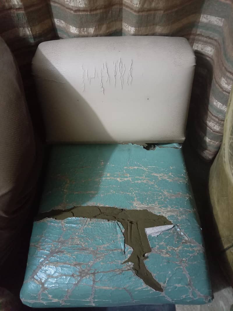 single seater sofa 0